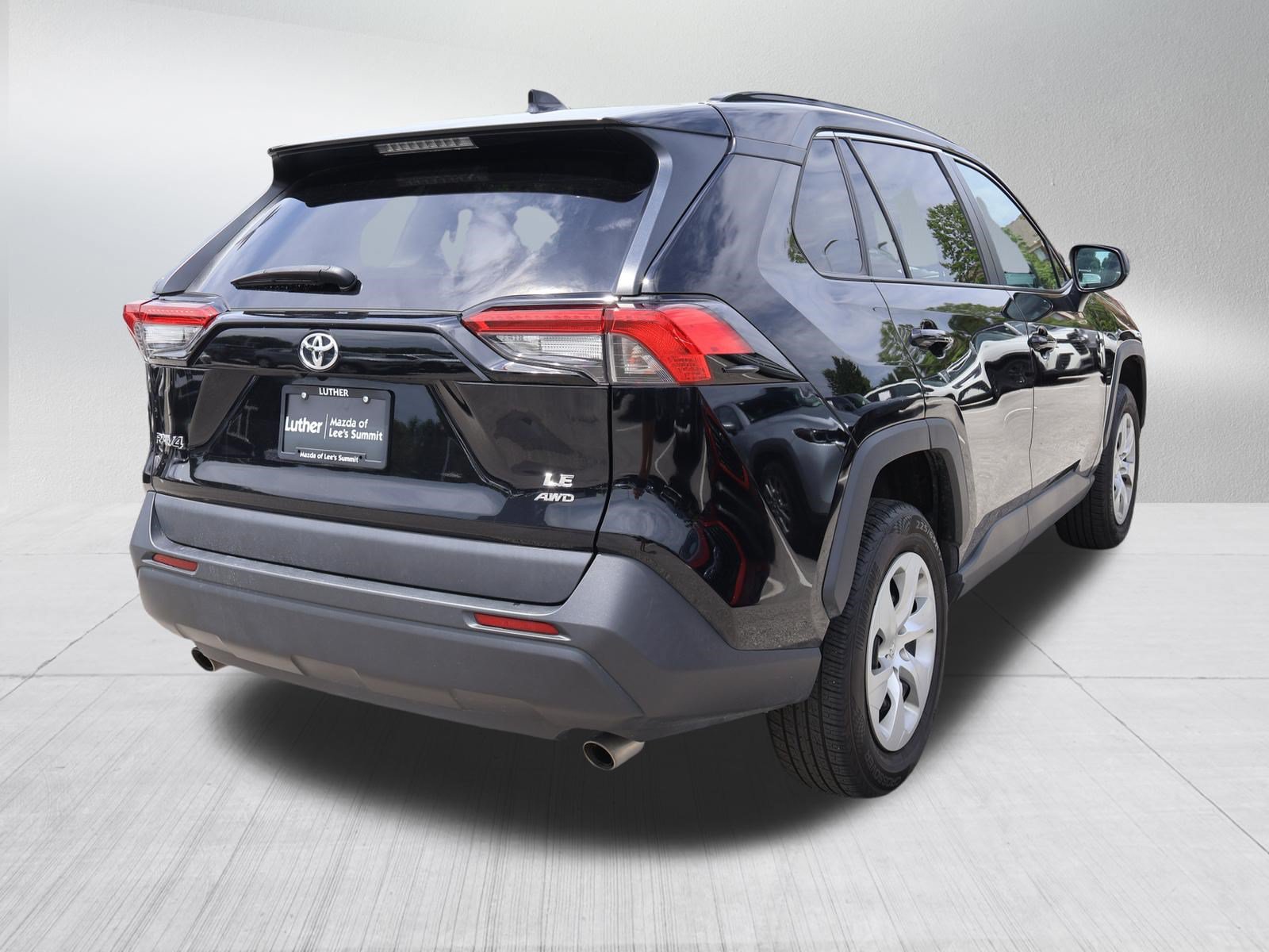 Used 2020 Toyota RAV4 LE AWD/4WD image 7