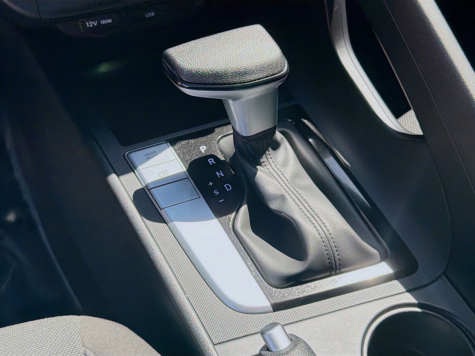 Used 2025 Hyundai Elantra SE image 13