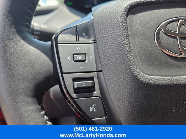 Used 2025 Toyota Prius XLE FWD image 25