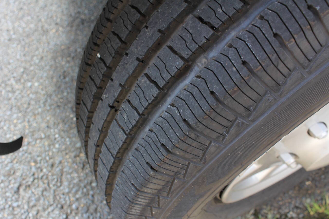 Used 2012 Ford E-250 and Econoline 250 image 4