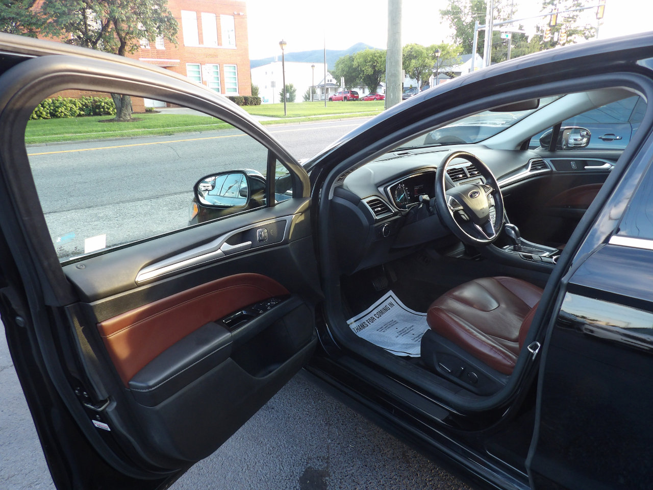 Used 2016 Ford Fusion SE w/ Equipment Group 202A image 11