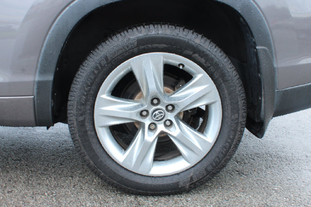 Used 2017 Toyota Highlander Limited AWD/4WD image 36