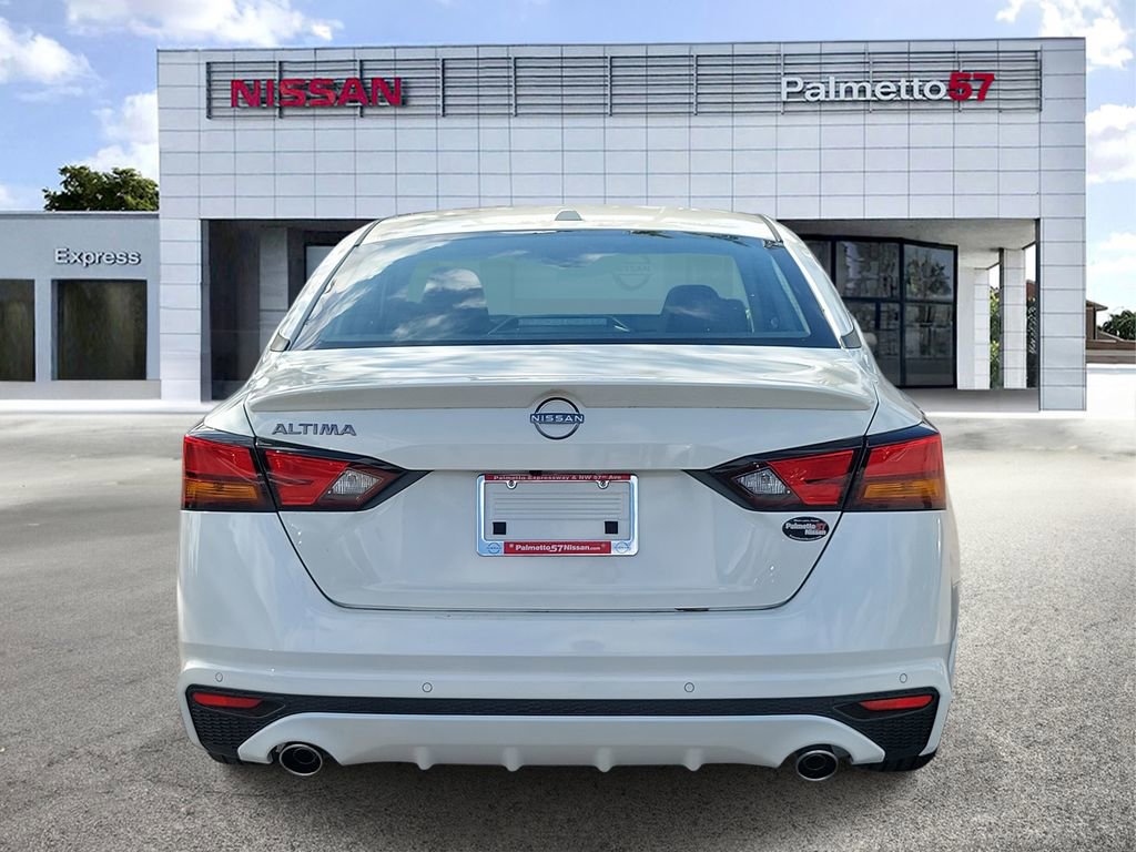 Used 2025 Nissan Altima 2.5 SV w/ SV Special Edition Package image 5