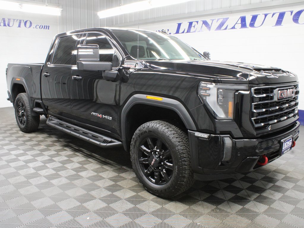 Used 2024 GMC Sierra 2500 AT4 image 3