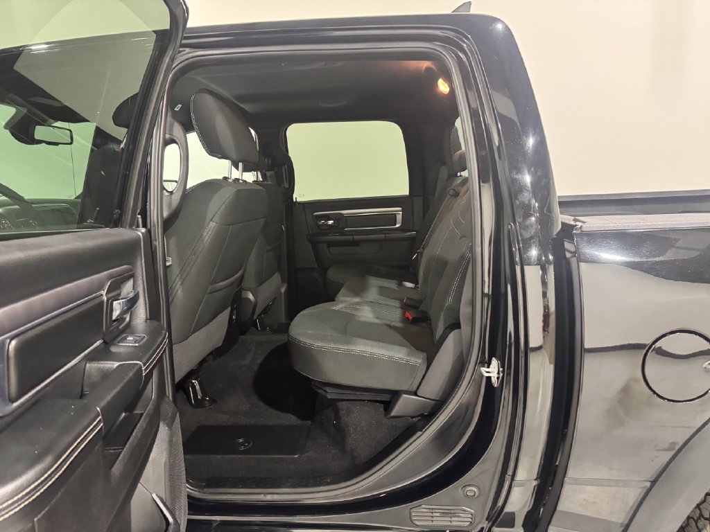 Used 2022 RAM 1500 Warlock AWD/4WD image 19
