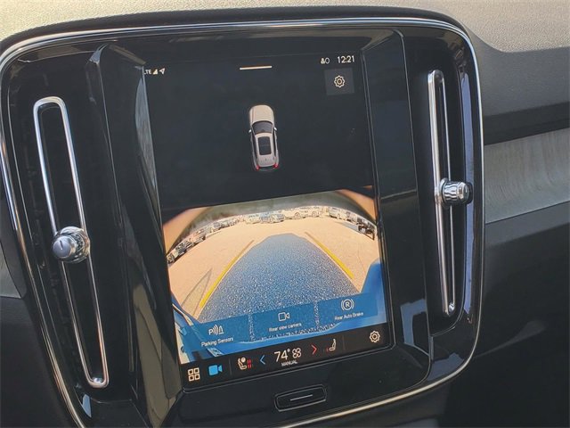 Certified 2025 Volvo XC40 B5 Core w/ Protection Package Premier image 25