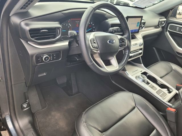 Certified 2023 Ford Explorer XLT w/ Equipment Group 202A image 9