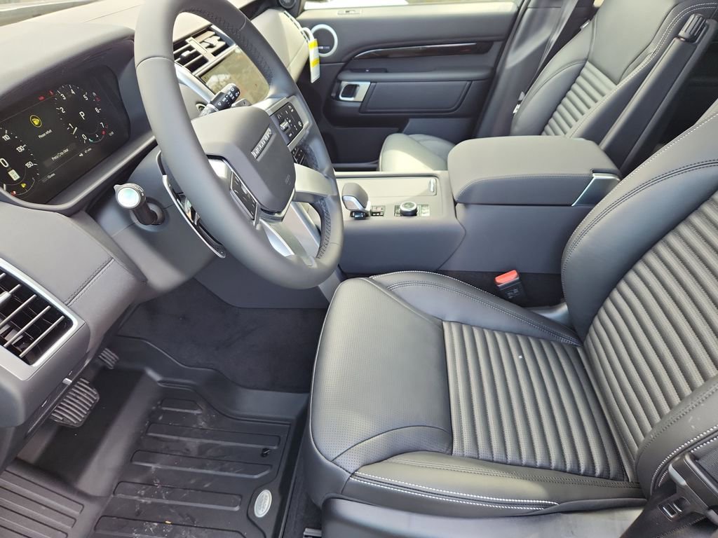 New 2026 Land Rover Discovery S image 23