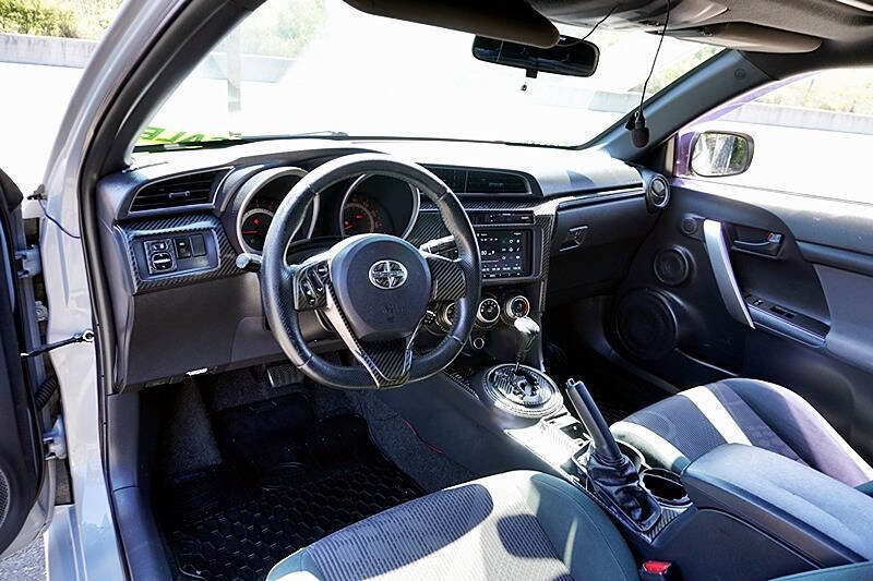 Used 2013 Scion tC FWD image 20