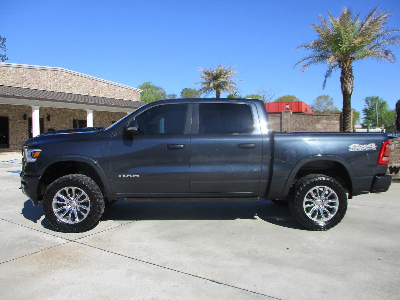 Used 2019 RAM 1500 Laramie w/ Sport Appearance Package