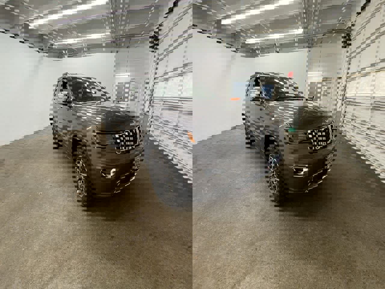 Used 2019 Jeep Grand Cherokee Limited w/ Luxury Group II image 8