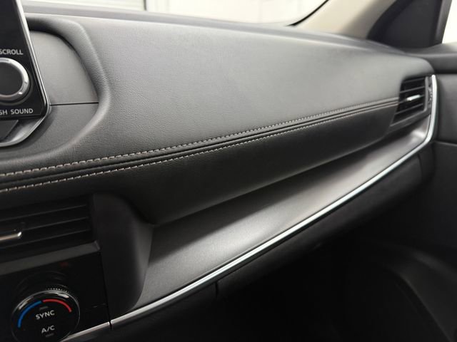 Used 2024 Nissan Rogue SV FWD image 24