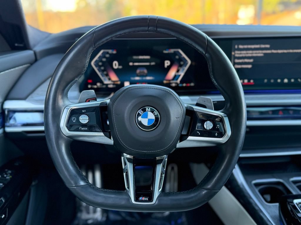 Used 2023 BMW 760i xDrive w/ Executive Package AWD/4WD image 41