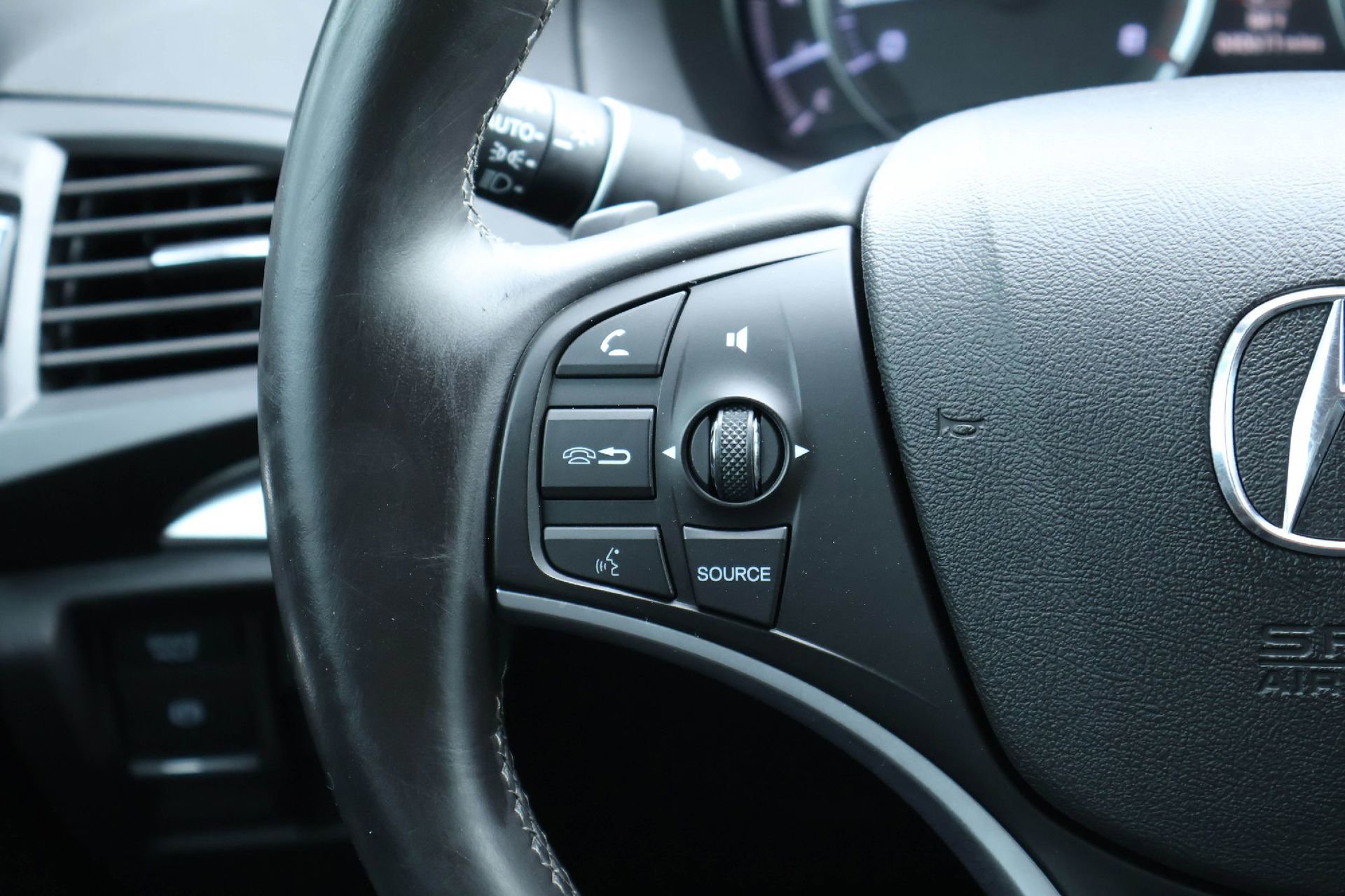 Used 2020 Acura MDX FWD image 22