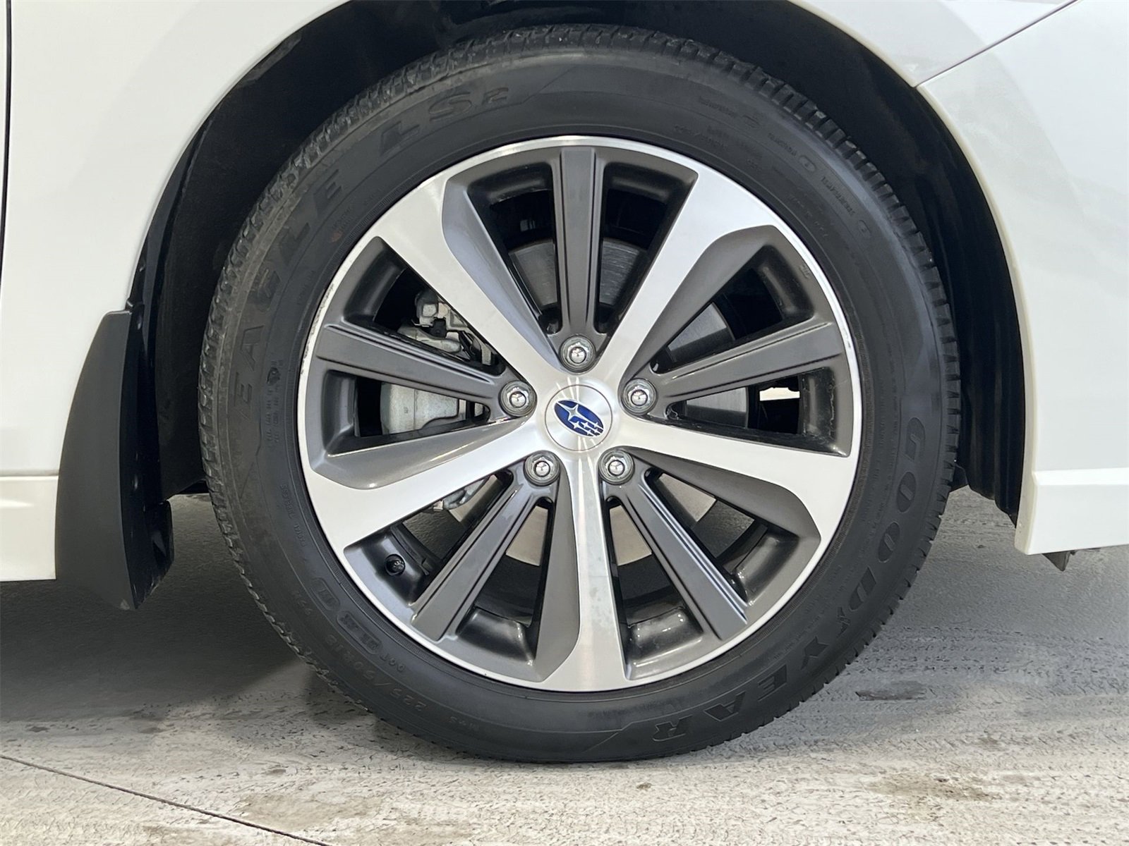 Used 2018 Subaru Legacy 3.6R Limited image 10