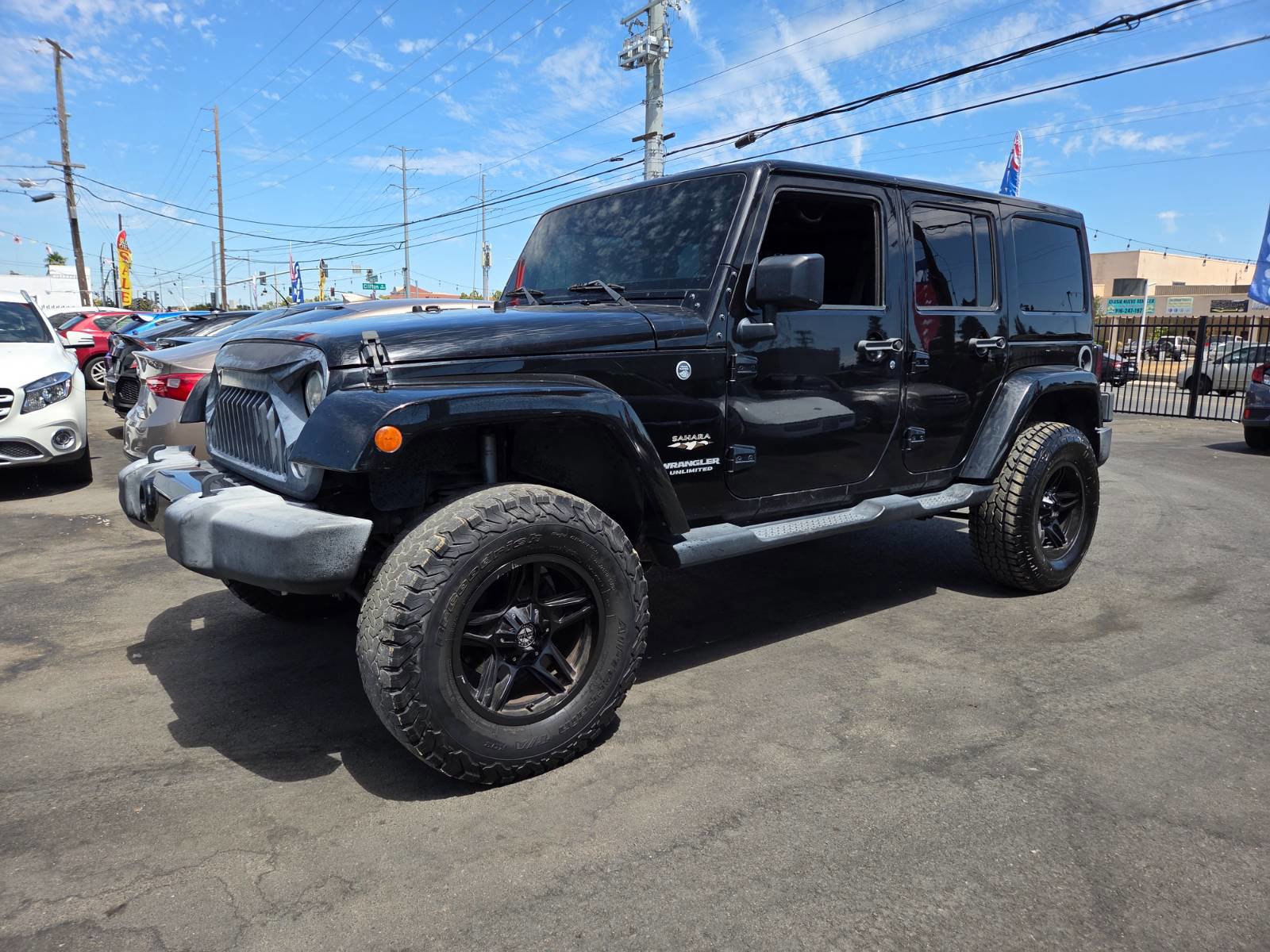 Used 2016 Jeep Wrangler Unlimited Sahara w/ Connectivity Group