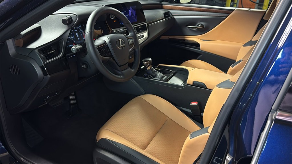 Used 2024 Lexus ES 350 w/ Premium Package image 24