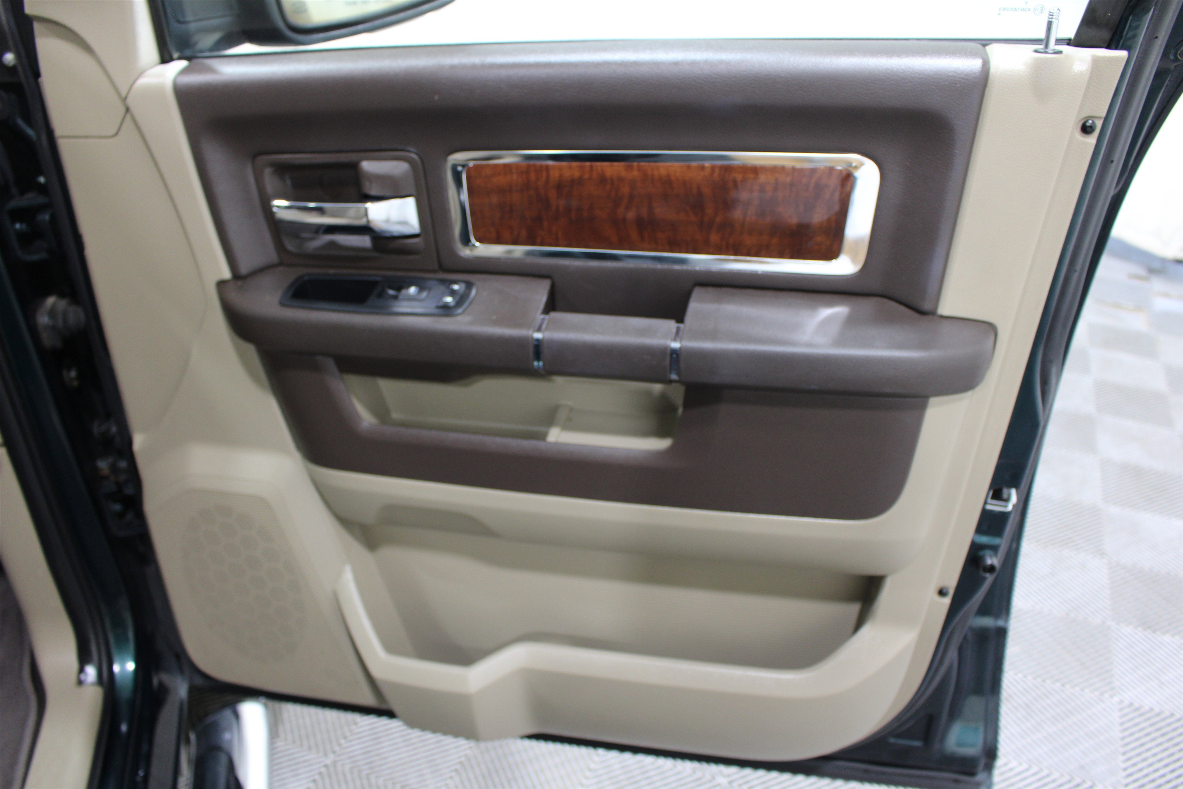 Used 2011 RAM 1500 Laramie RWD image 25