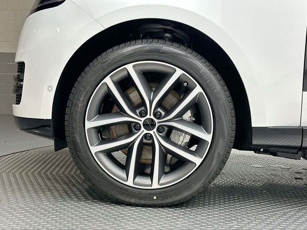 New 2026 Land Rover Range Rover SE AWD/4WD image 13