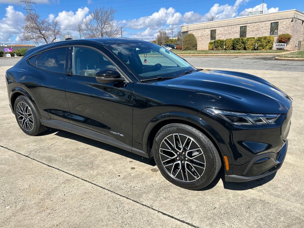 Used 2025 Ford Mustang Mach-E Premium image 9
