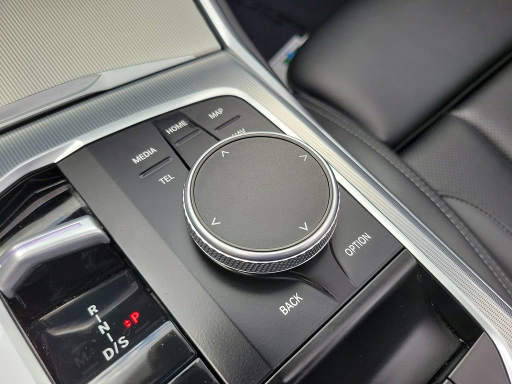 Used 2024 BMW 430i Convertible w/ Premium Package RWD image 31