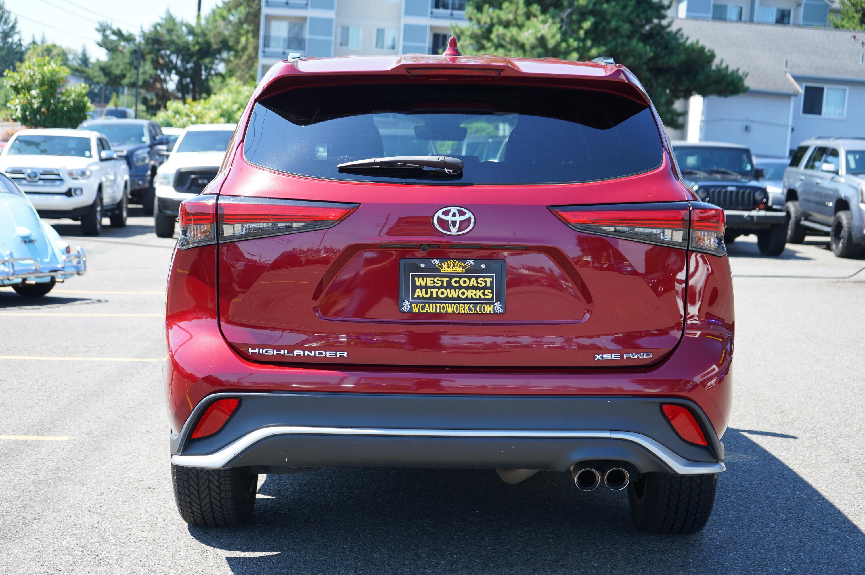 Used 2021 Toyota Highlander XSE AWD/4WD image 4