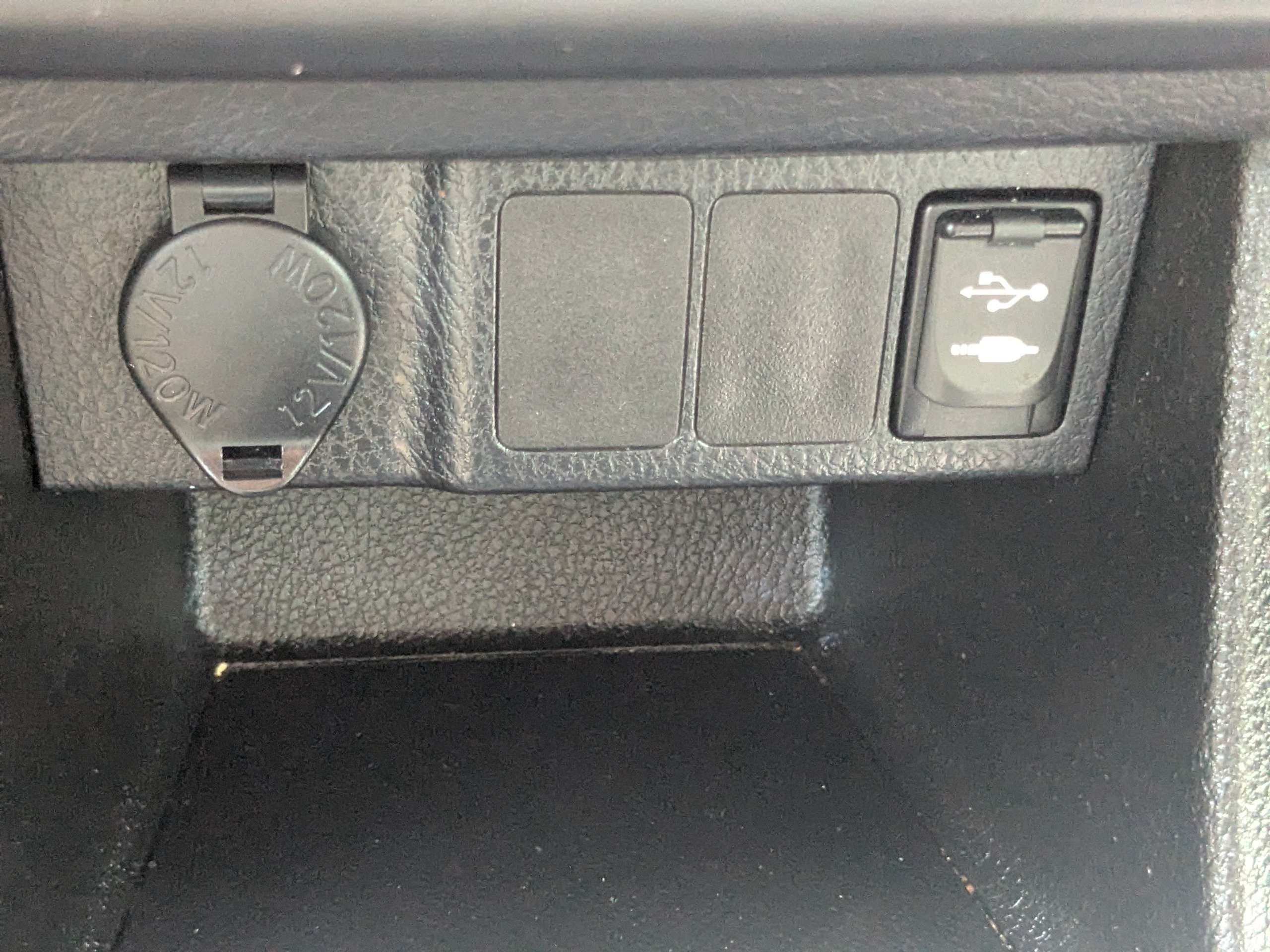 Used 2015 Toyota Corolla LE FWD image 23