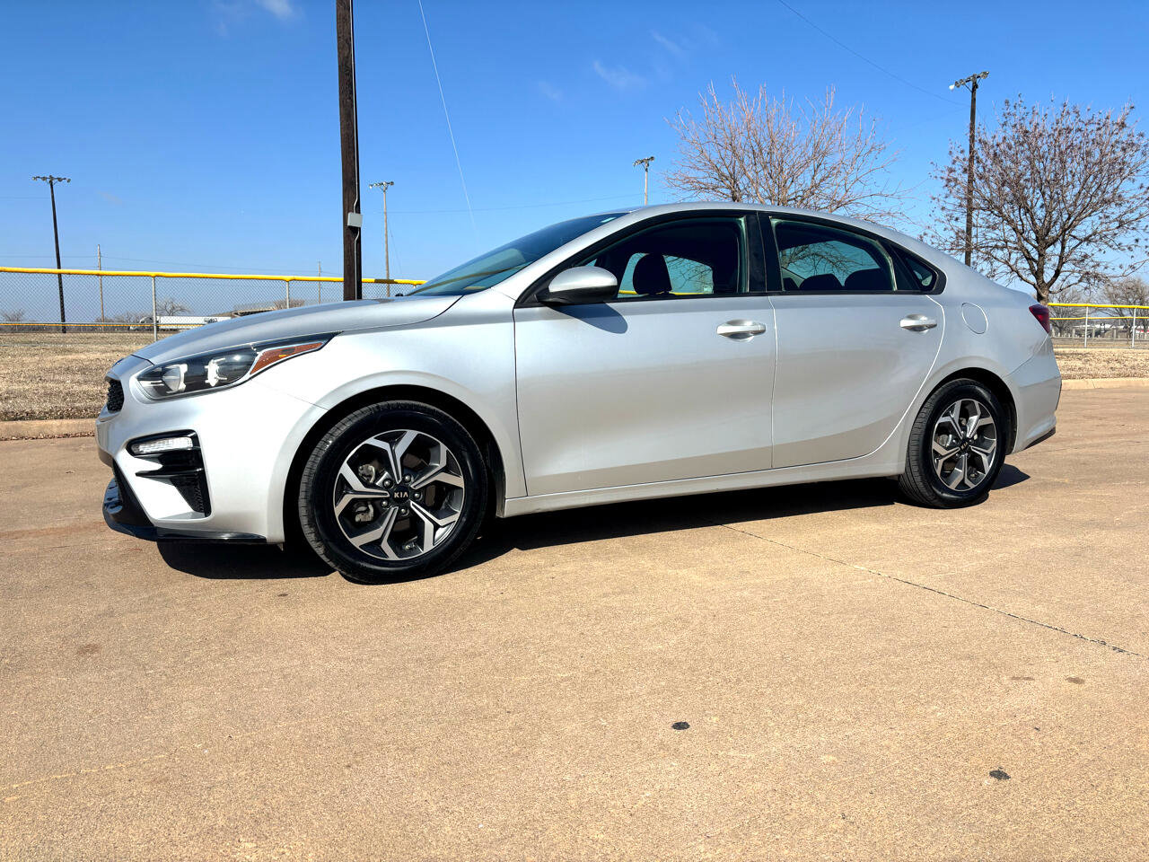 Used 2021 Kia Forte LXS image 2