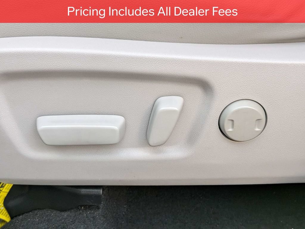 Used 2016 Toyota Highlander XLE FWD image 21