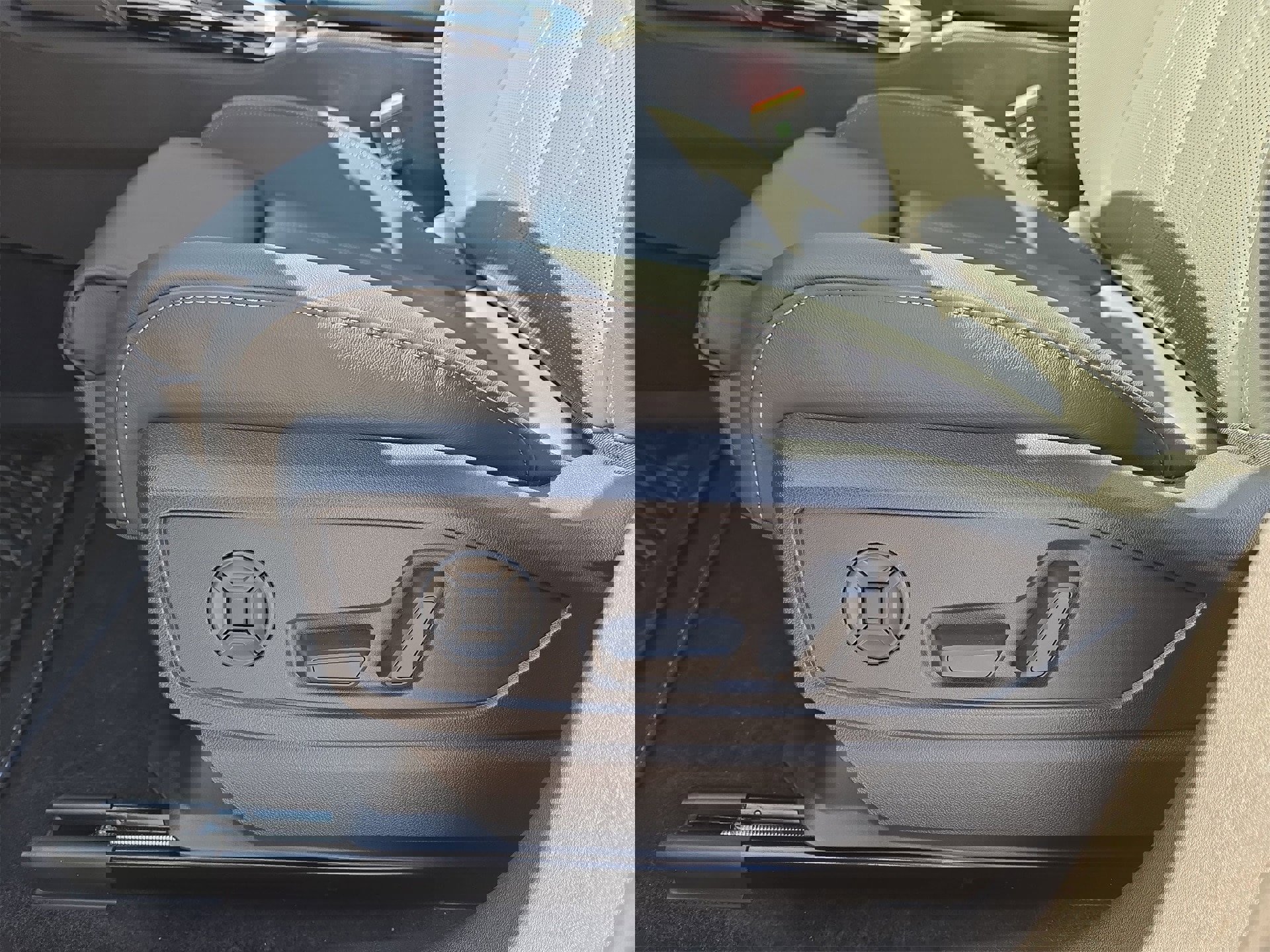 New 2025 Audi Q5 Premium Plus image 17