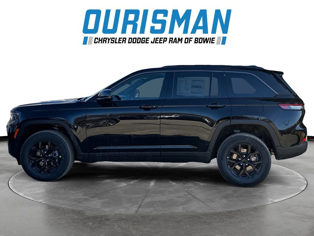 New 2026 Jeep Grand Cherokee Laredo image 3