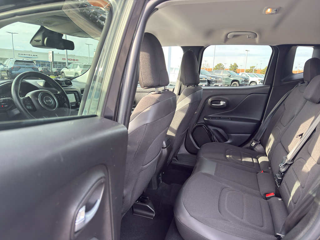 Used 2016 Jeep Renegade Latitude image 28