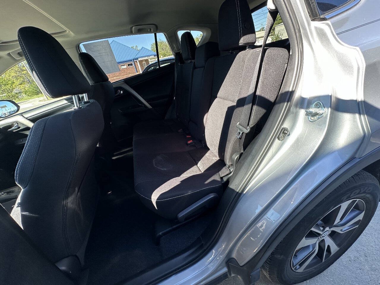 Used 2018 Toyota RAV4 XLE w/ Plus Extra Value Package AWD/4WD image 17
