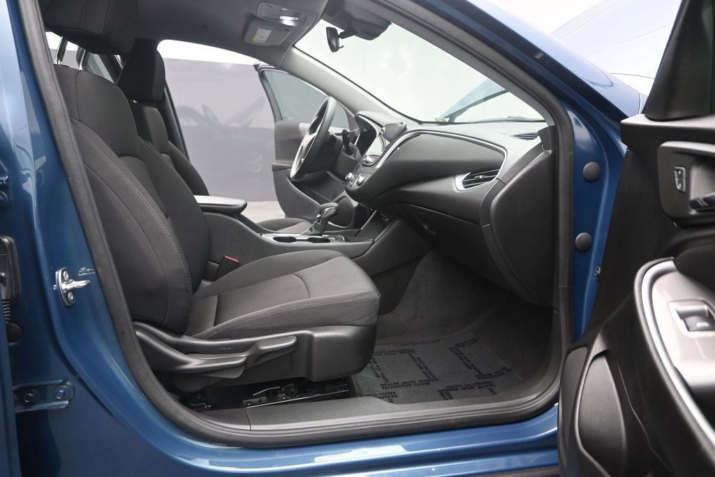 Used 2024 Chevrolet Malibu LS FWD image 17