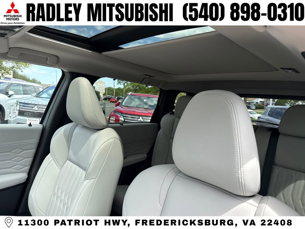 New 2026 Mitsubishi Outlander SEL image 2