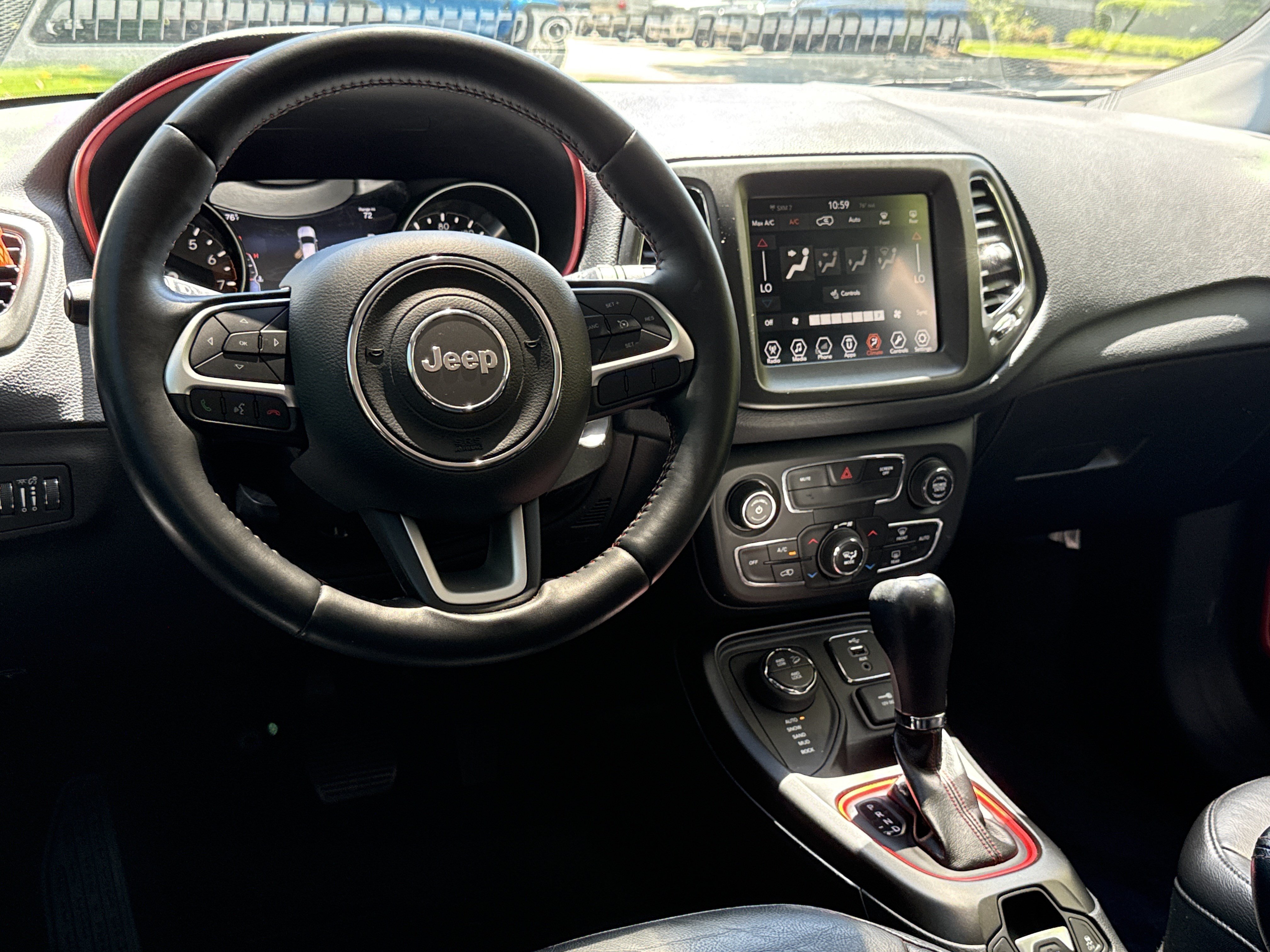 Used 2018 Jeep Compass Trailhawk w/ Leather Interior Group AWD/4WD image 22