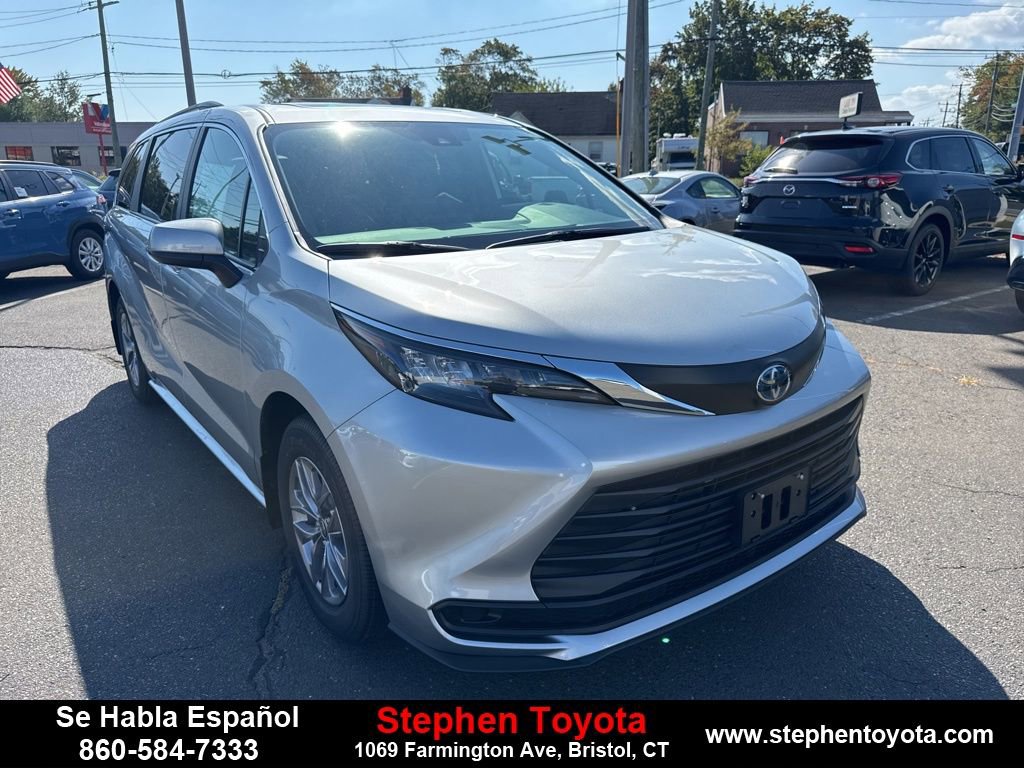 New 2025 Toyota Sienna LE