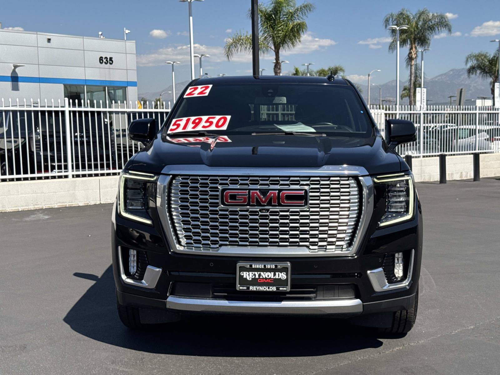 Used 2022 GMC Yukon Denali AWD/4WD image 2