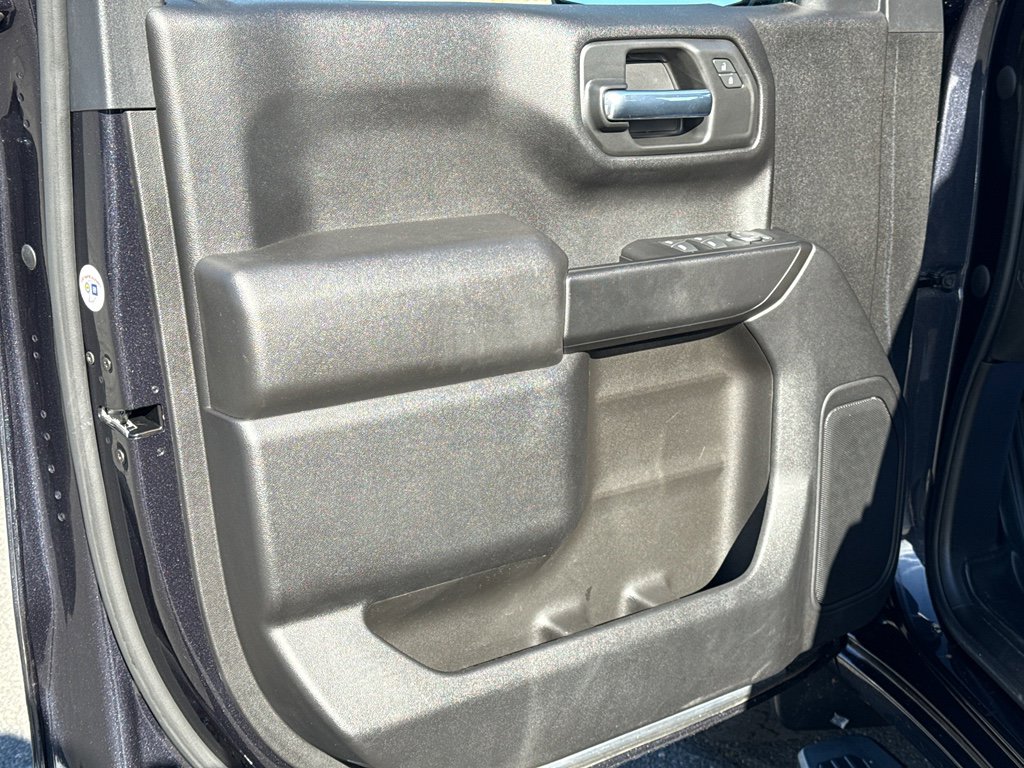 Used 2023 Chevrolet Silverado 1500 Custom image 9