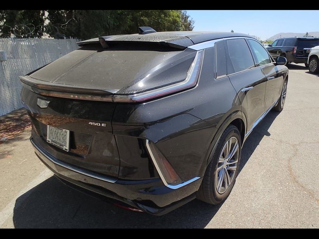 Used 2024 Cadillac Lyriq Luxury w/ LPO, Floor Liner Package RWD image 5
