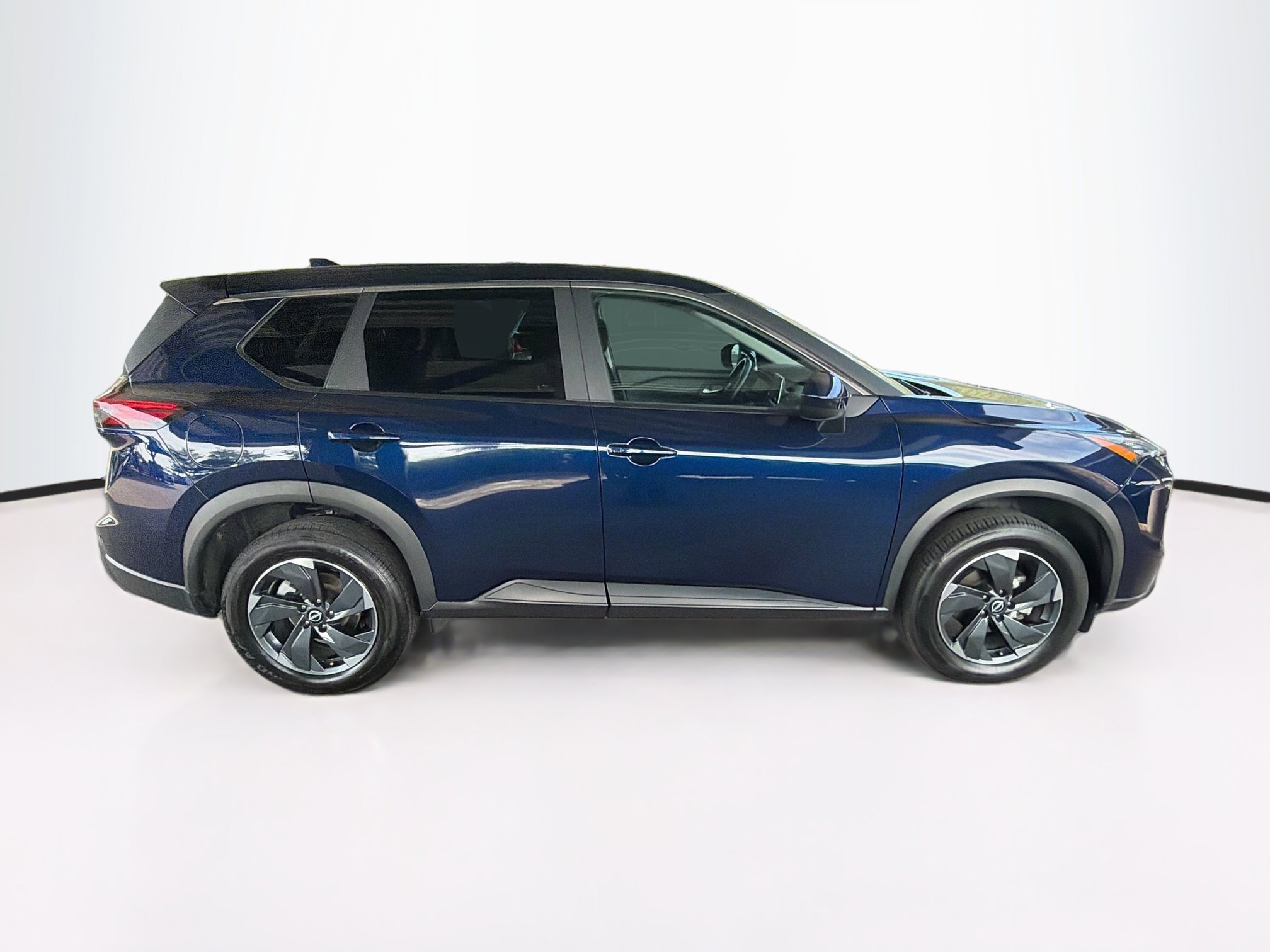 Used 2025 Nissan Rogue SV AWD/4WD image 10