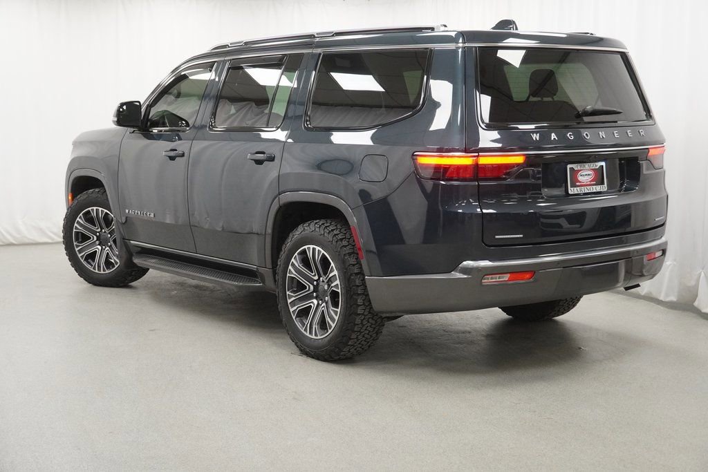 Certified 2022 Jeep Wagoneer Series III w/ Flexible Seating Group image 14