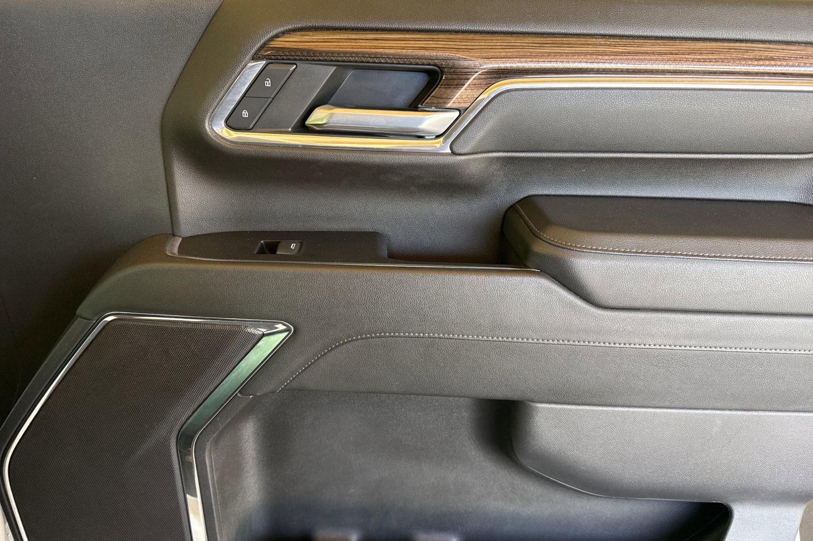 Used 2024 Chevrolet Silverado 2500 LT w/ Convenience Package image 21