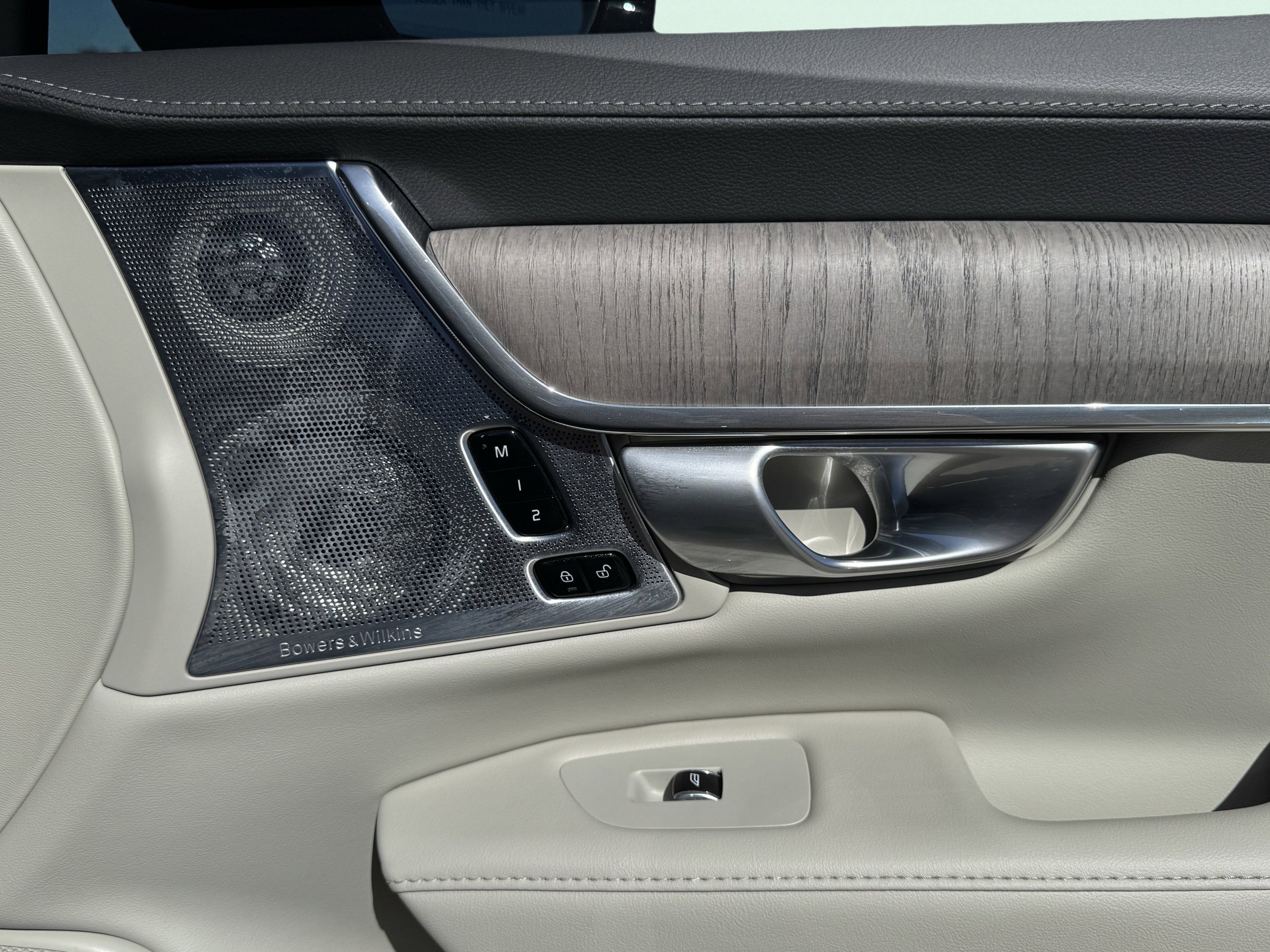 Used 2024 Volvo S90 T8 Ultimate w/ Lounge Package image 54