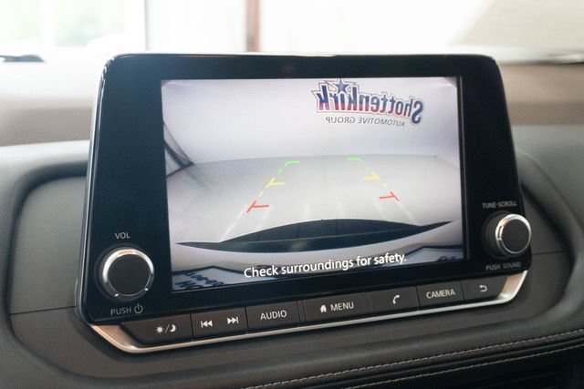 Used 2023 Nissan Rogue SV w/ SV Premium B Package FWD image 17