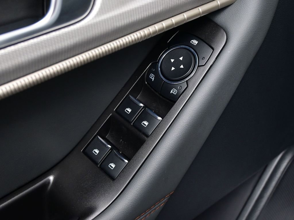 Used 2025 Ford Explorer Active w/ Active Comfort Package image 16
