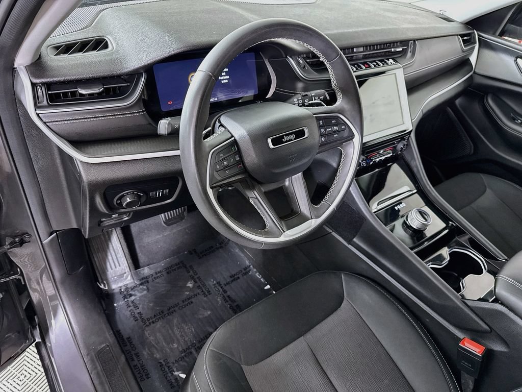 Used 2023 Jeep Grand Cherokee L Laredo AWD/4WD image 16