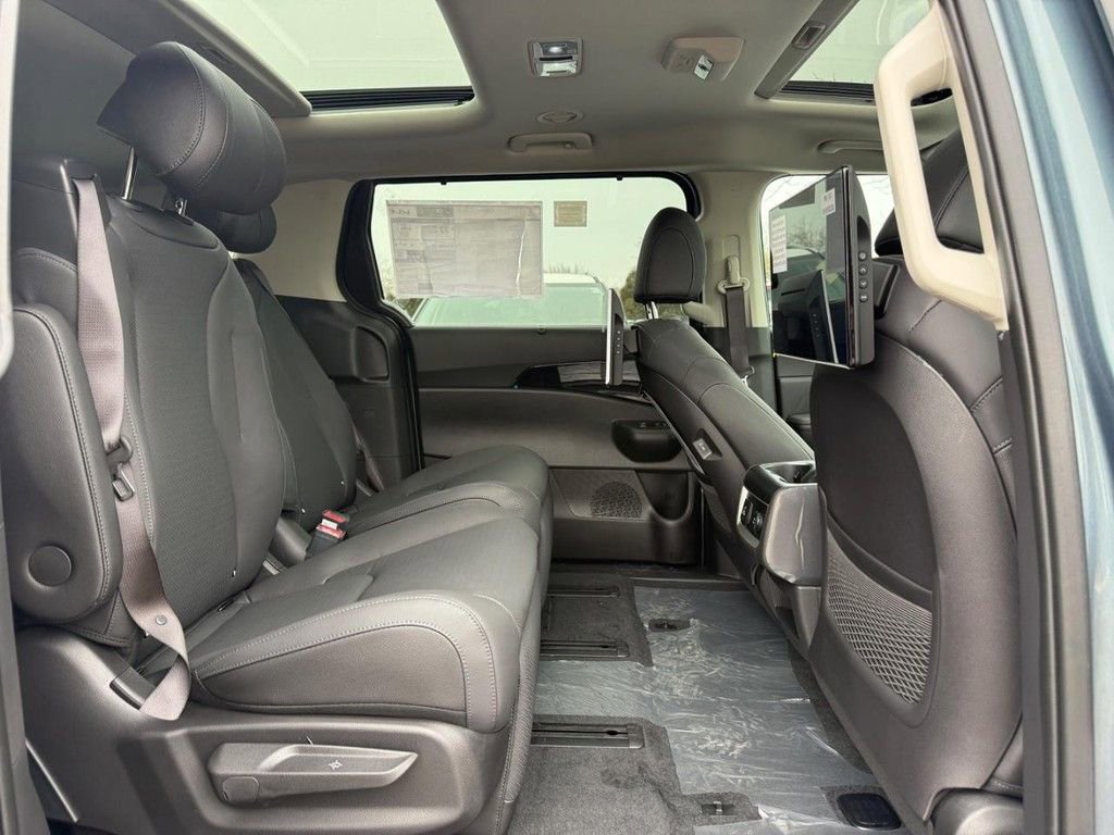 New 2026 Kia Carnival SX Prestige FWD image 6