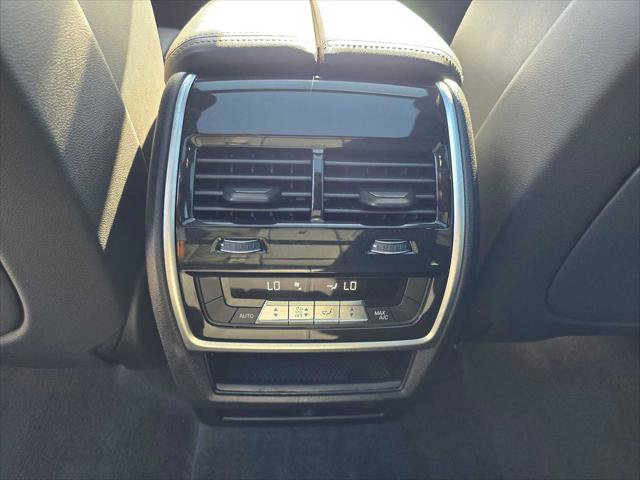 Used 2023 BMW X5 xDrive40i w/ Parking Assistance Package AWD/4WD image 18