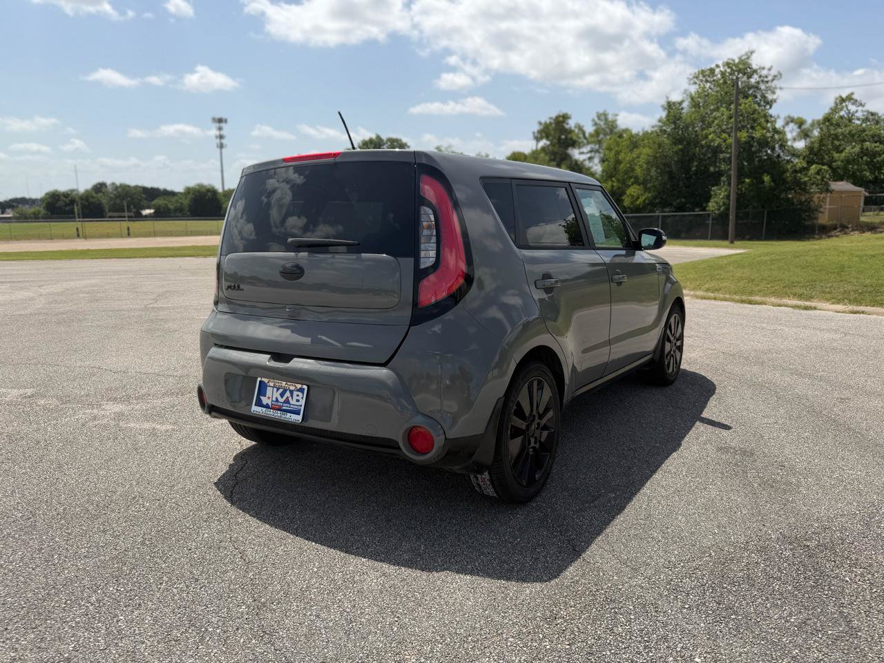 Used 2015 Kia Soul ! w/ Sun & Sound Package FWD image 3